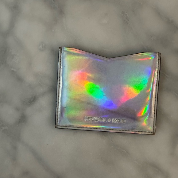 KENDALL + KYLIE Wallet Card Holder Metallic - Picture 10 of 10